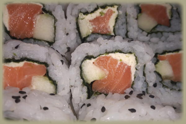 Philadelphia-Uramaki-Roll - Rollo $27,000 - 1/2 Rollo $17,700