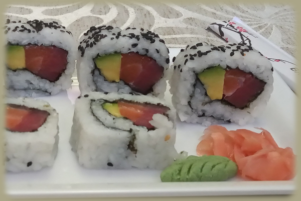 Sake-Maguro-Roll - Rollo $25,100 - 1/2 Rollo $16,700